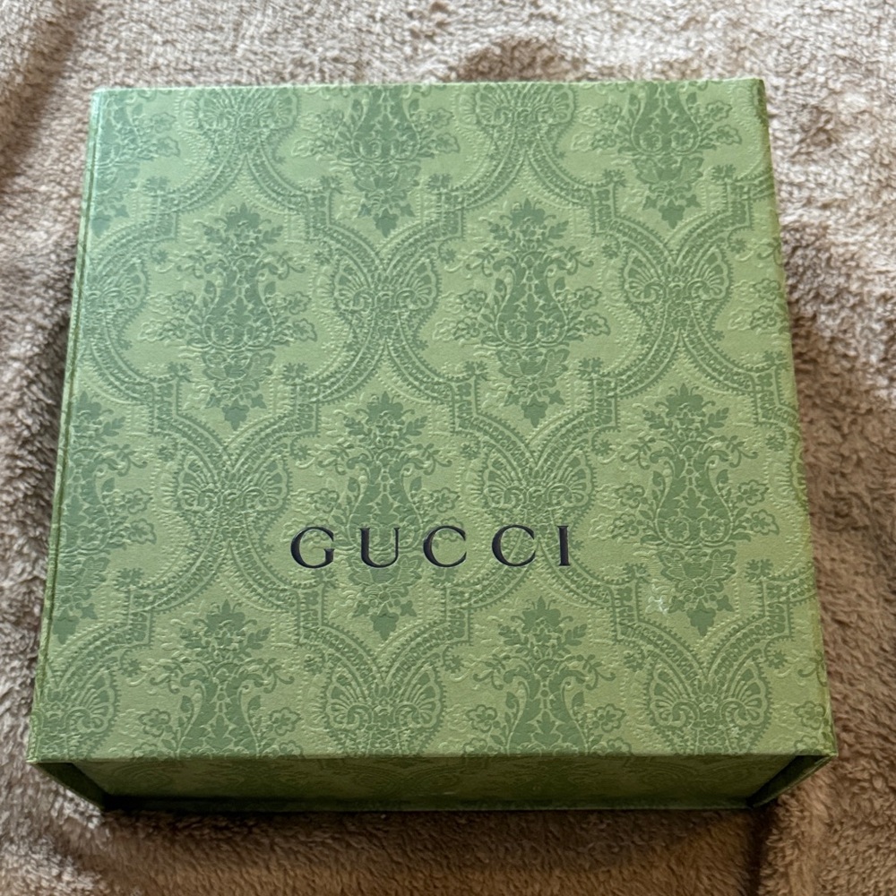 Gucci Tan Leather Belt with Gold GG Buckle - Picture 8 of 10
